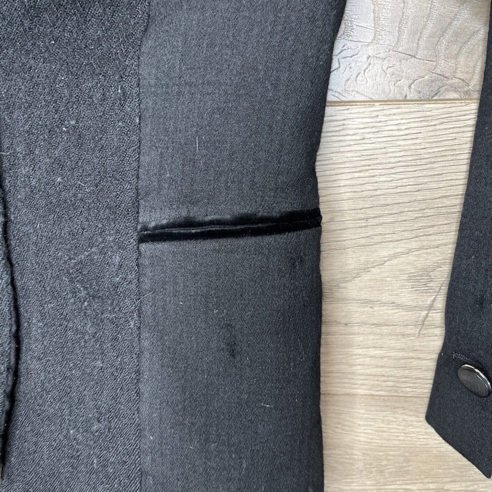 Escada Sport Blazer Womans Size 10/40 Black Virgin Wool 2-Button Velvet Collar - Picture 5 of 16